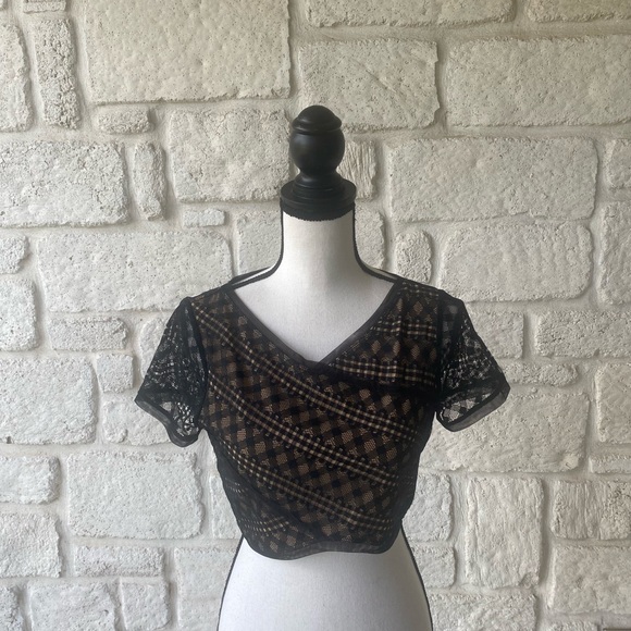 BCBG Maxazaria Vicky Crop Top / Size Small - Picture 4 of 13